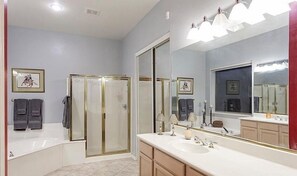 Condo, 4 Bedrooms | Bathroom | Combined shower/tub, towels
