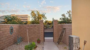 Khuôn viên nơi lưu trú