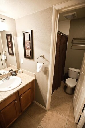 Condo, 1 Bedroom | Bathroom