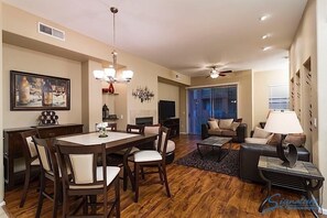 Condo, 3 chambres | Repas dans la chambre