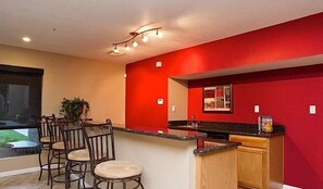 Interior - Exclusively Yours By Signature Vacation Rentals (Scottsdale)