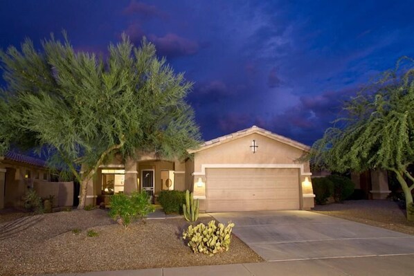 Exterior - Estrella Mountain By Signature Vacation Rentals (Goodyear)