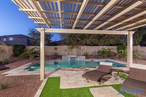 Outdoor pool - Enchanted By Signature Vacation Rentals (Surprise)
