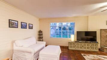 Kondominium, 2 kamar tidur | Area keluarga | Pemutar DVD