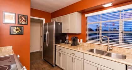 Encanto Bungalow By Signature Vacation Rentals