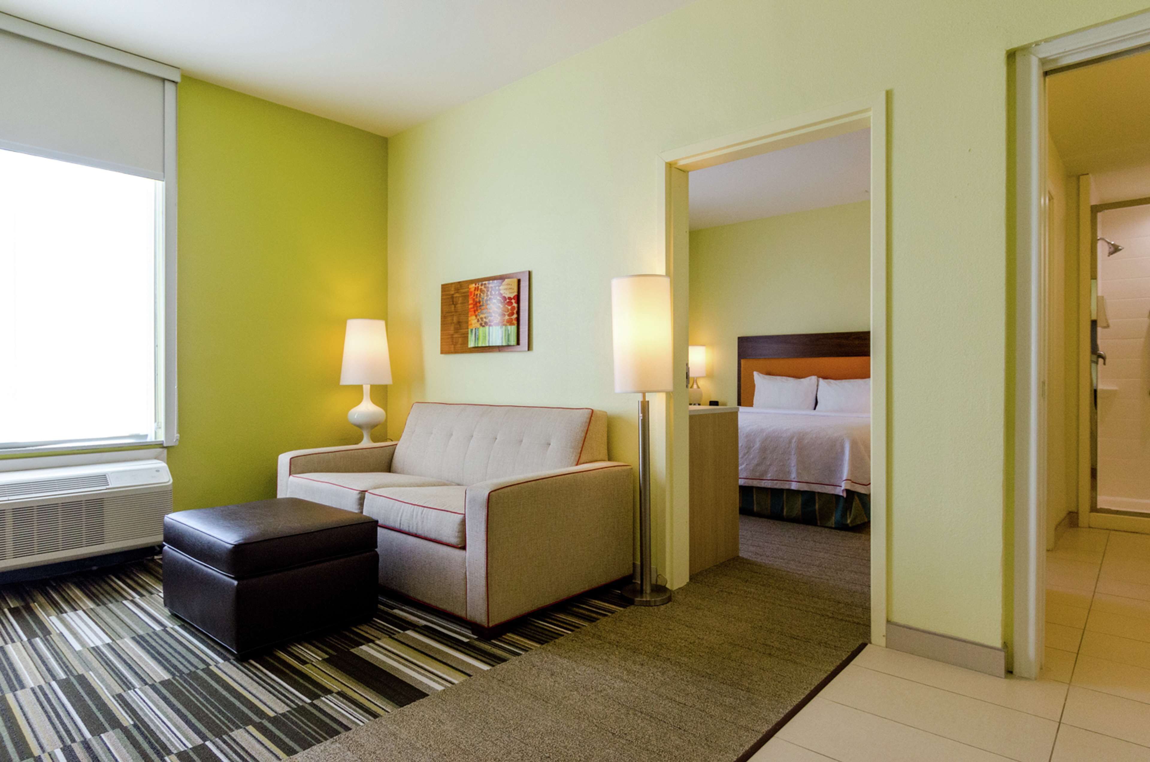 suite, 1 bedroom, non smoking | living area | 42-inch lcd tv with cable channels, tv