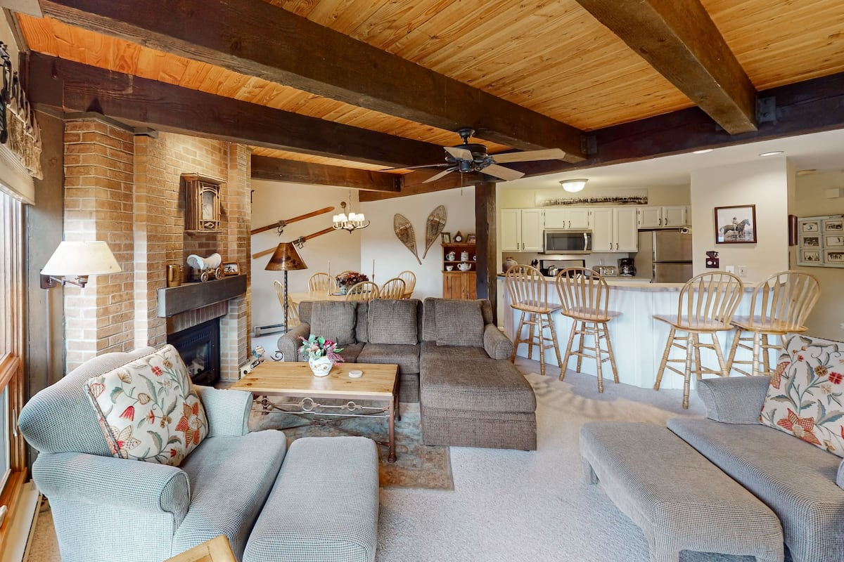 Condo, 2 Bedrooms | Living area | TV