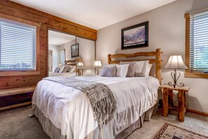 Standard Loft, 2 Bedrooms - Ski Inn Condominiums by Resort Lodging Company (Steamboat Springs)