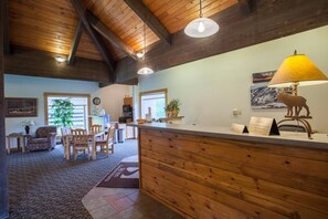 Reception - Ski Inn Condominiums by Resort Lodging Company (Steamboat Springs)
