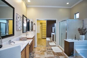 Condo, 4 Bedrooms | Bathroom | Combined shower/tub, towels