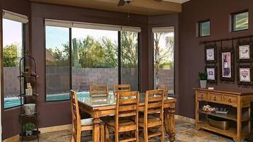 Condo, 4 Bedrooms | In-room dining