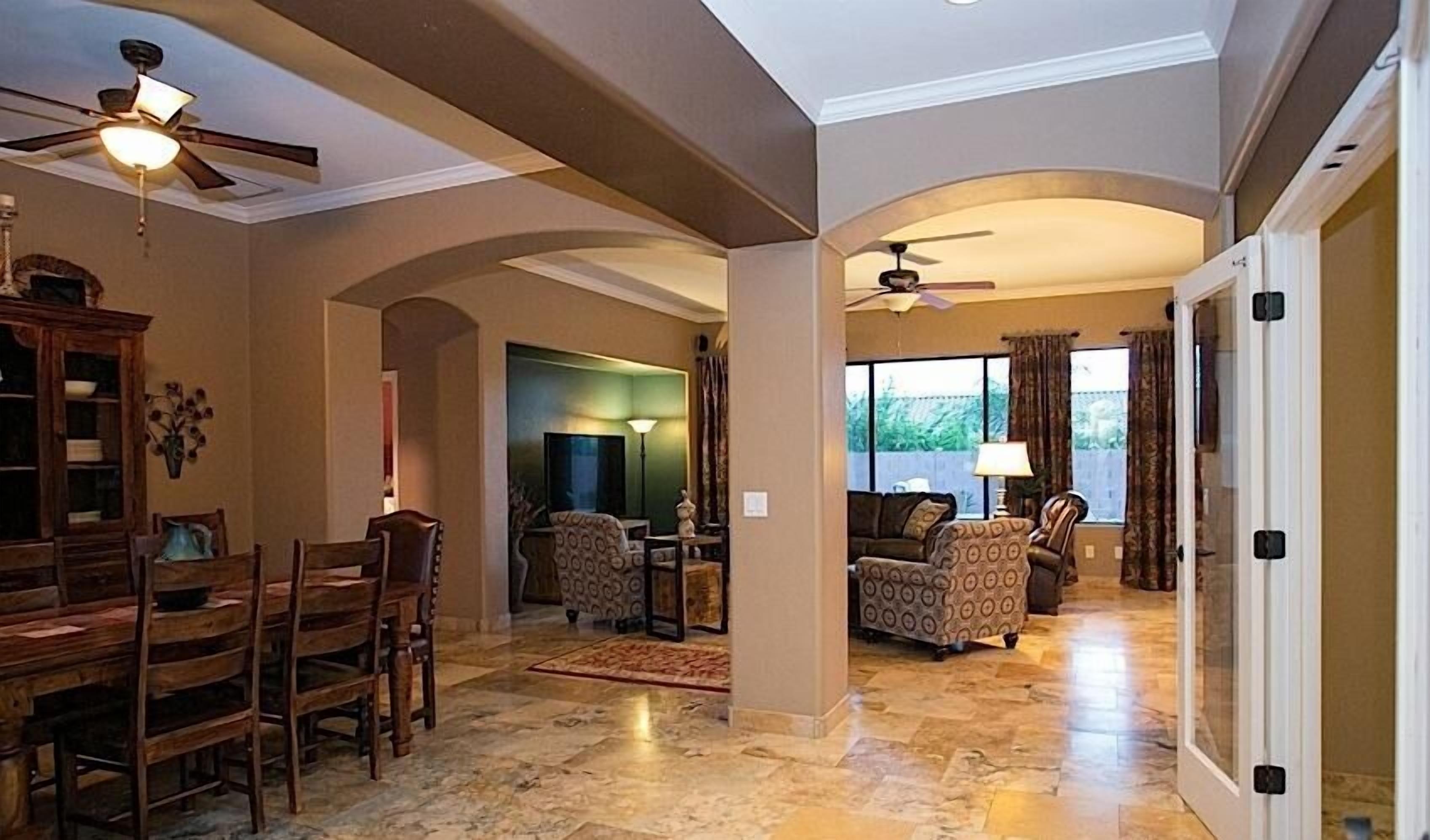 Condo, 4 habitaciones | Área de sala de estar | Reproductor de DVD 