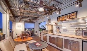 Condo, 3 Bedrooms | Private kitchen | Fridge, microwave, coffee/tea maker - Urban Living By Signature Vacation Rentals (Scottsdale)