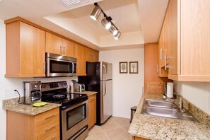 Condo, 2 Bedrooms | Private kitchen | Fridge, microwave, coffee/tea maker - Ultra Chic and Modern By Signature Vacation Rentals (Scottsdale)