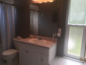 Hercules 2 Bedroom 2 Bath | Bathroom