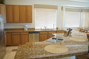 House, 3 Bedrooms | Private kitchen | Fridge, microwave, coffee/tea maker