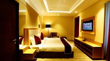 Suite Luxe, 1 trÚs grand lit, vue parc | Minibar, coffres-forts dans les chambres, bureau, chambres insonorisées