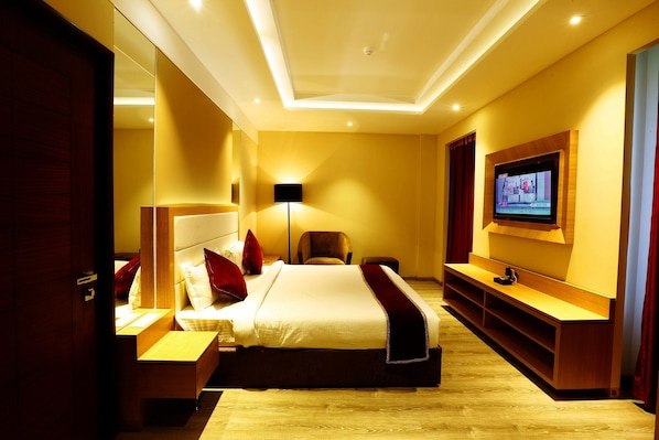 Minibar, in-room safe, desk, soundproofing