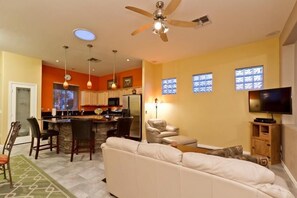 Condo, 3 Bedrooms | Living area