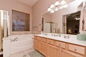 Condo, 3 Bedrooms | Bathroom | Combined shower/bathtub, hair dryer, towels, shampoo - Augusta On The Green by Signature Vacation Rentals (Mesa)