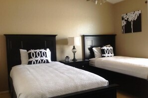 Condo, 3 Bedrooms | 3 bedrooms