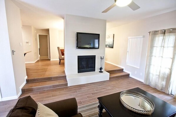 Casa, 3 habitaciones | Área de sala de estar | Reproductor de DVD 