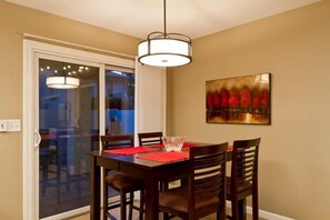 Condo, 2 Bedrooms | In-room dining - 19th Hole By Signature Vacation Rentals (Phoenix)