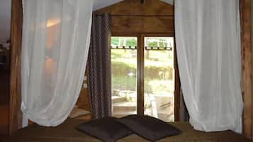 Superior Studio (Monte Cardo) | Free WiFi, bed sheets