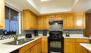 公寓客房, 2 間臥室 | 私人廚房 | 電冰箱、微波爐、咖啡機/沖茶器