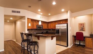 Lejlighed - 2 soveværelser | Privat køkken | Køleskab, mikrobølgeovn, kaffe-/temaskine