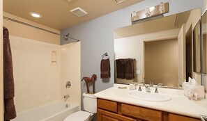Condo, 2 Bedrooms | Bathroom | Combined shower/tub, hair dryer, towels - The Keep at La Verne By Signature Vacation Rentals (Phoenix)