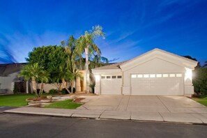 Exterior - The Agave By Signature Vacation Rentals (Chandler)