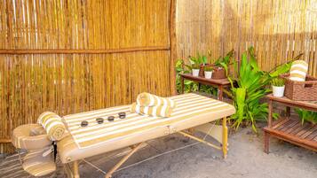Massage på stranden, massagebehandlinger