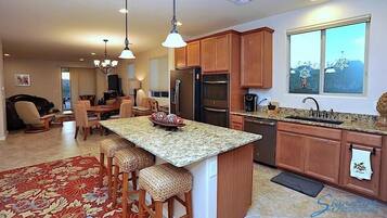 Condo, 3 Bedrooms | Private kitchen | Fridge, microwave, coffee/tea maker