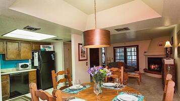 Condo, 3 Bedrooms, Pool View | In-room dining