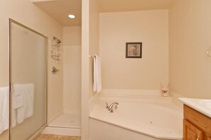 Villa, 2 Bedrooms | Bathroom | Combined shower/bathtub, towels - Bella Vista By Signature Vacation Rentals (Scottsdale)