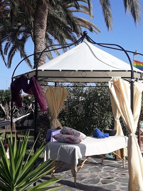 Couples treatment room(s), body treatments, hot stone massages