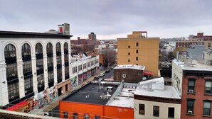 A multi-story building with large windows and a flat roof. - Hotel 1080 Brooklyn (Brooklyn)