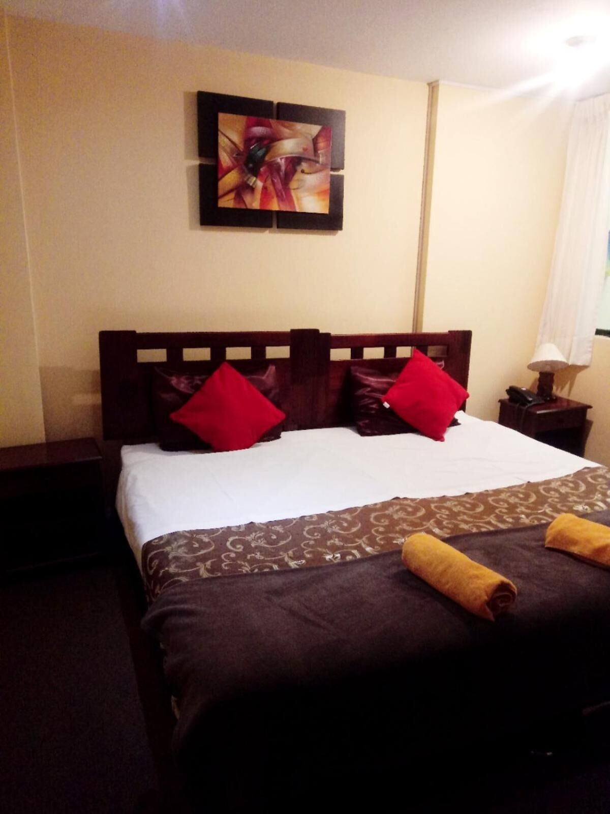 hypo-allergenic bedding, in-room safe, laptop workspace, free wifi