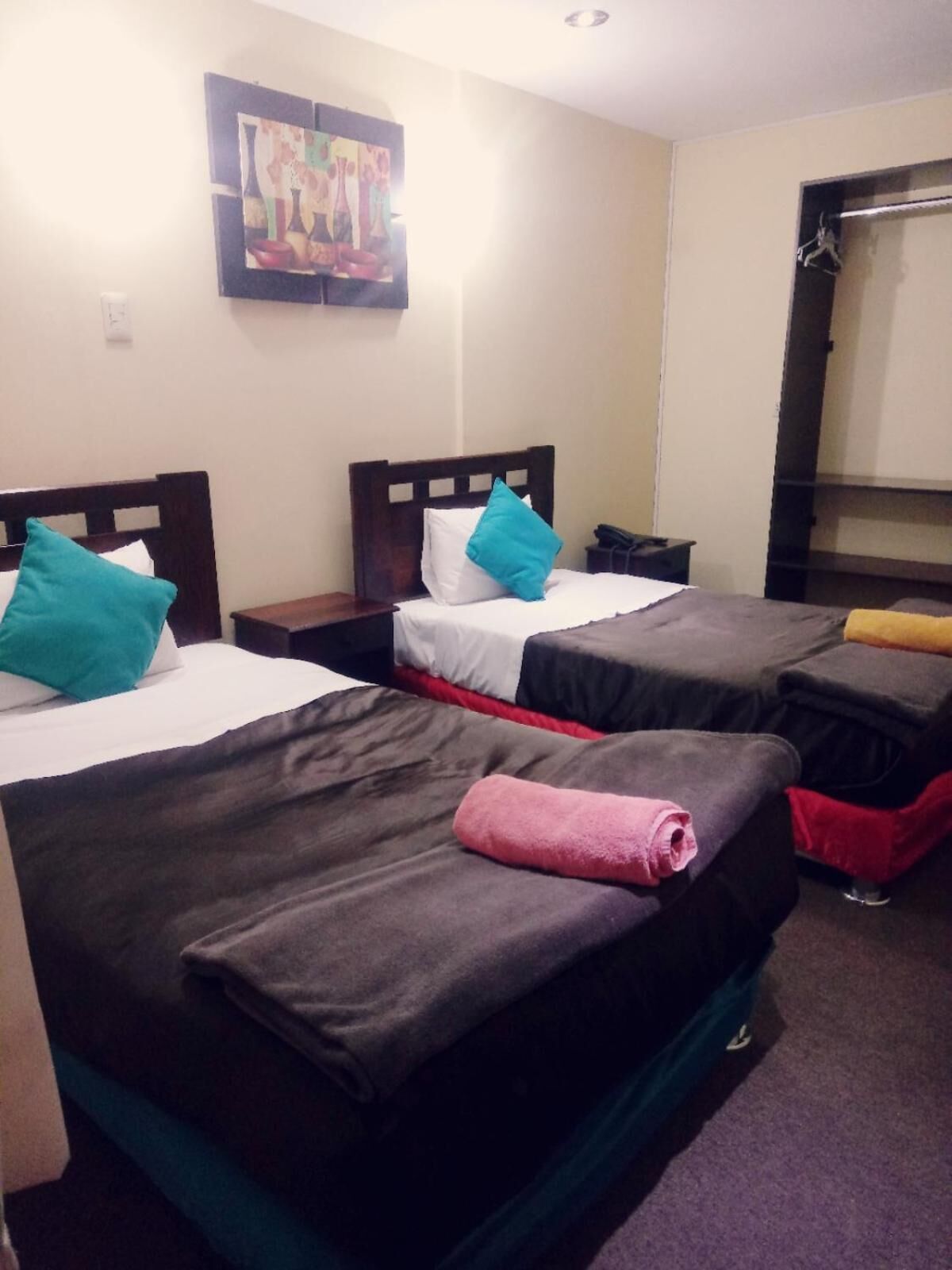 hypo-allergenic bedding, in-room safe, laptop workspace, free wifi