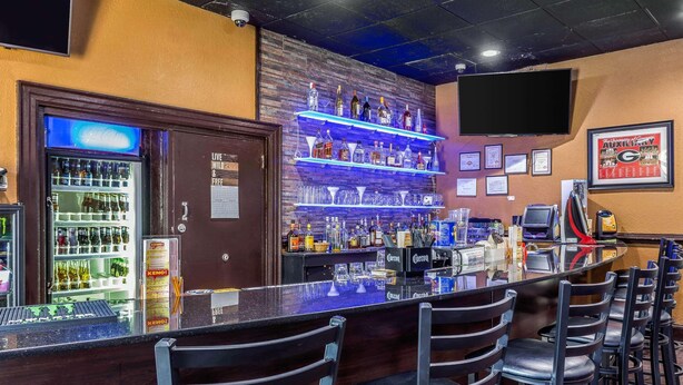 Bar (on property) - Quality Inn Perry (Forsyth)