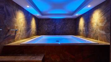 Behandlingsrom for par, badstue, boblebad, dampbad og tyrkisk bad/hamam