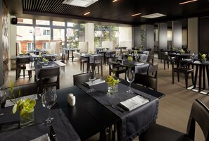 Dining - Velich Country Club (Ershov)
