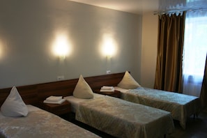 Chambre Triple, salle de bains commune