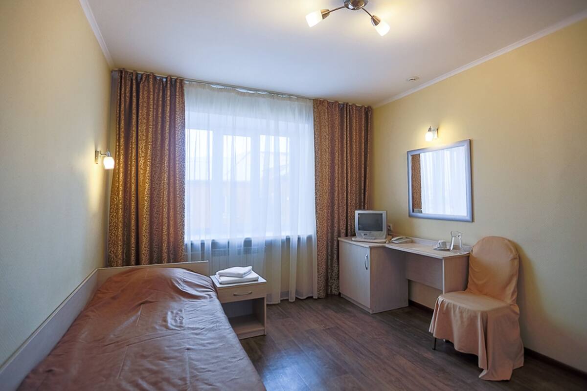 Chambre Simple, salle de bains commune