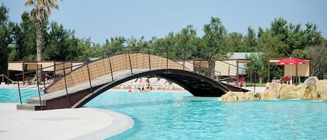 Piscine extérieure en saison