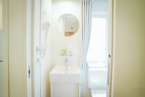 Superior Mobile Home | Bathroom | Shower, rainfall showerhead - Happy Camp Torre Rinalda Camping Village (Lecce)