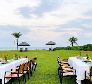 Private beach, beach volleyball - The Ocean Villas (Da Nang)