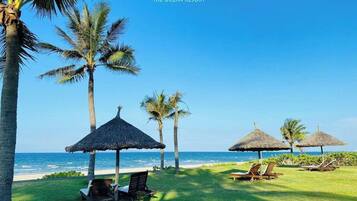 Playa privada, vóley playa y surf