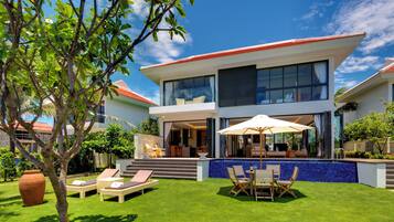 Minibar, caja fuerte, tabla de planchar con plancha y wifi gratis